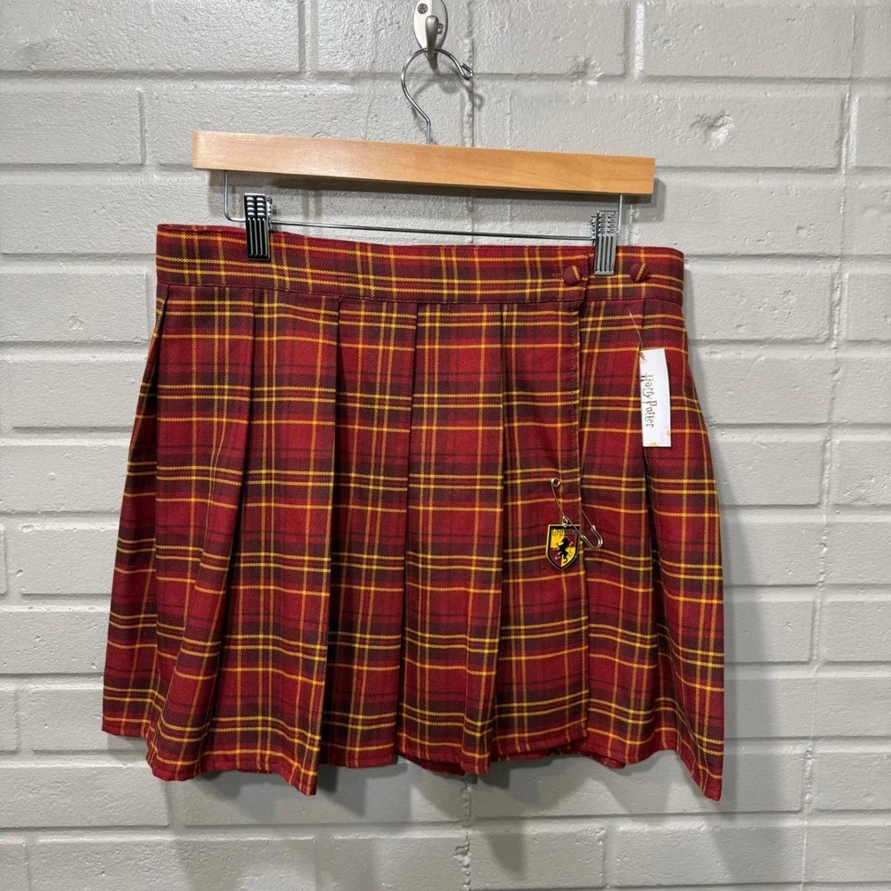 Harry Potter Gryffindor Plaid Skirt Pleated Mini NWT‎ Red Gold Lrg Hermione - Picture 7 of 13
